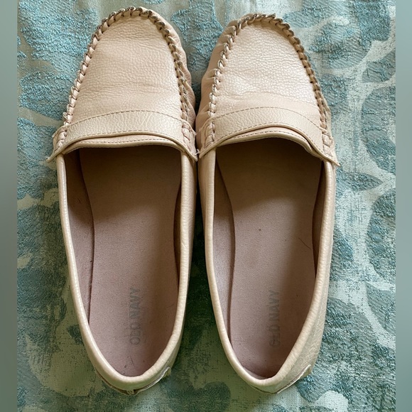 Old Navy Driving Style Loafer Shoes in Pale Pink - Picture 2 of 7